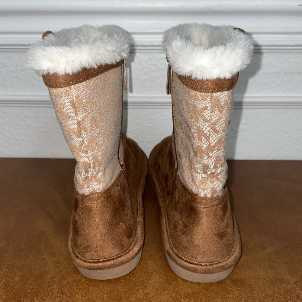Michael Kors MK Logo Print Winter Boots Faux Fur Zip Up Girl's Size:‎ 3